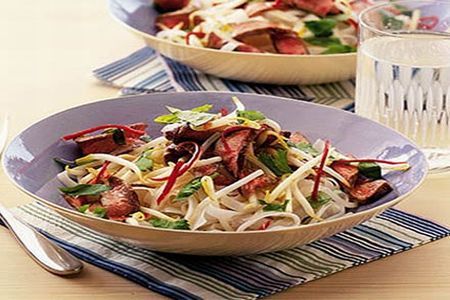 Salata thailandeza cu carne de vita